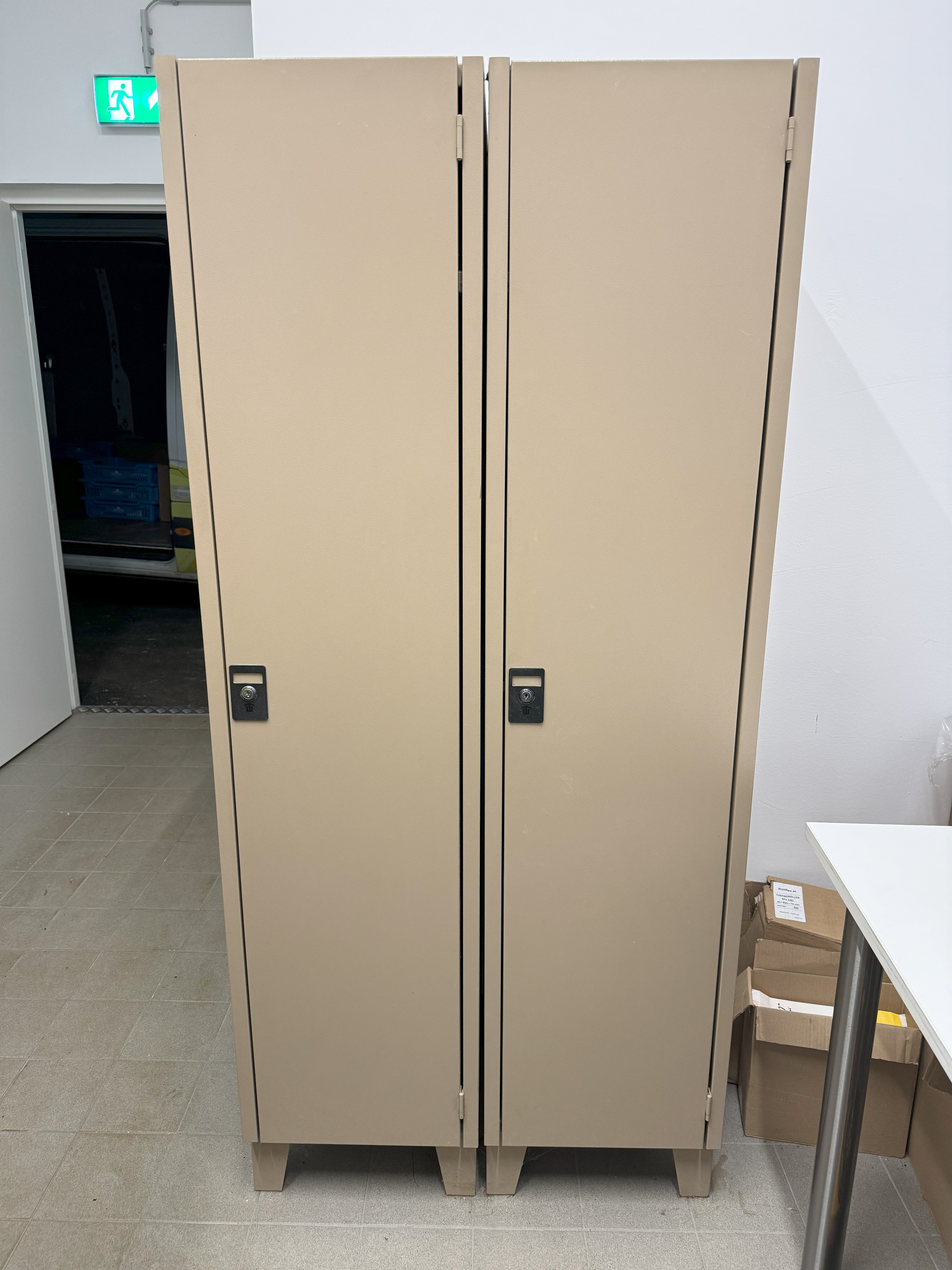 Spind / Umkleideschrank / Schließfachschrank